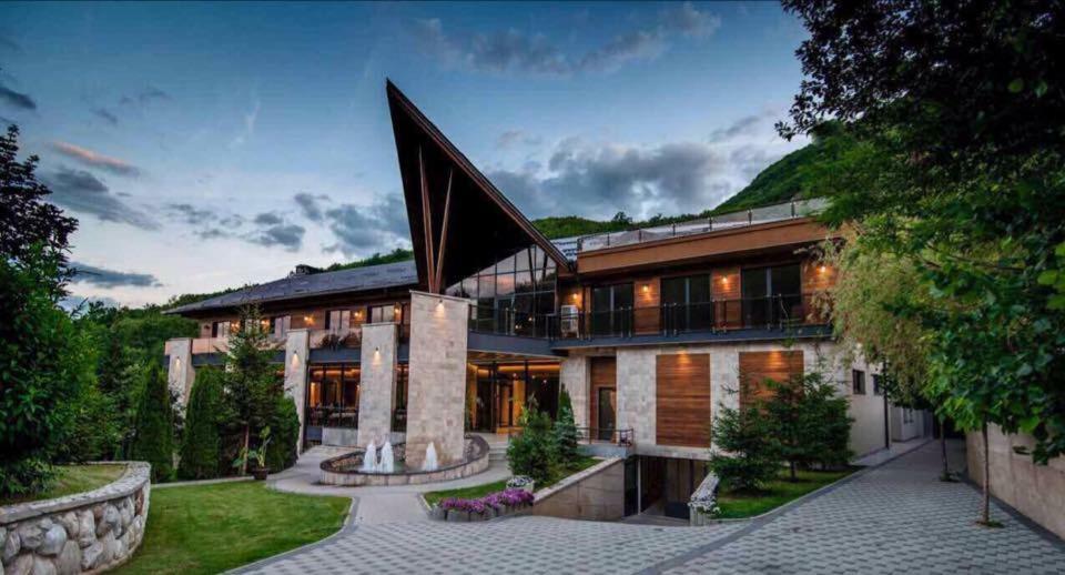 Resort Ujevara E Drinit Peje Dış mekan fotoğraf